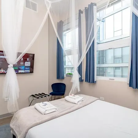 Mccormick Oasis With Balcony, Optional Parking, Patio And Gym Sleeps 6 Near Mccormick Place, Grant Park, Soldier Field & Museum Campus