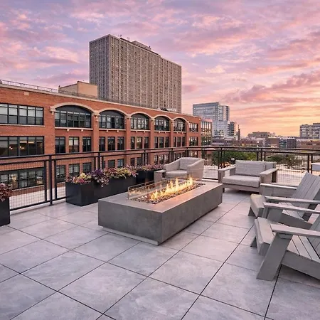 Apartment Mccormick Oasis With Balcony, Optional Parking, Patio And Gym Sleeps 6 Near Mccormick Place, Grant Park, Soldier Field & Museum Campus Chicago