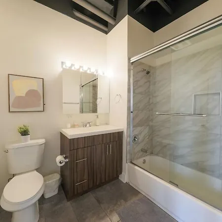 Cozy 2br With Optional Parking And Gym Access Near Field Museum, Lakefront & Mccormick Place Chicago