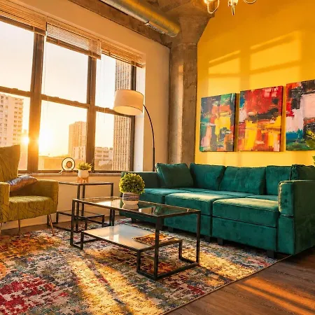 Spacious 2br South Loop With Skyline View, Optional Parking And Gym Access Close To Mccormick Place, Grant Park, Museum Campus & Cta Lines * Chicago