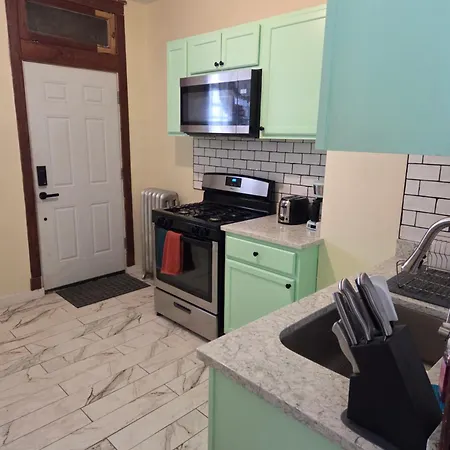 Midway Park - Landmark District Apartment *