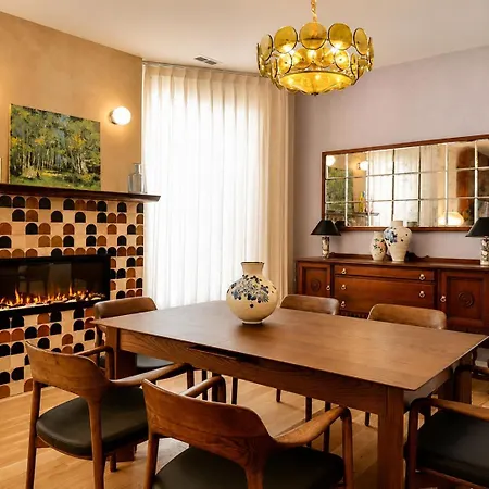 Apartment European Coziness In Bronzeville Chicago