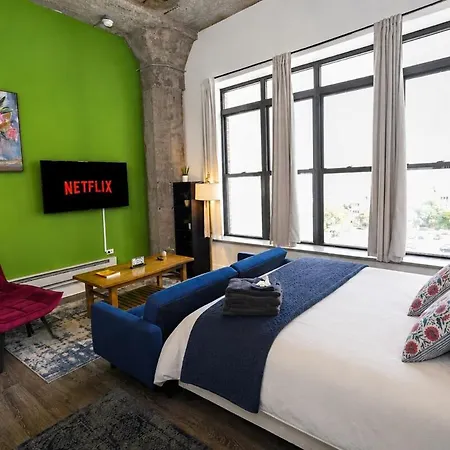 Apartment Mccormick Place With Optional Parking And Sleeps Up To 4 *