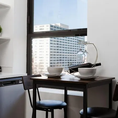 Regal Stylish Uptown Loft Beachfront Rooftopwfhgym Chicago