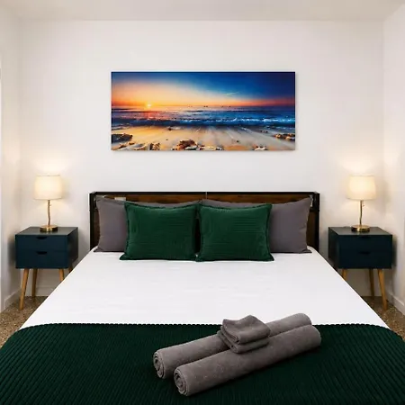 Apartment Peaceful Beachfront Loft Rooftop Gym *