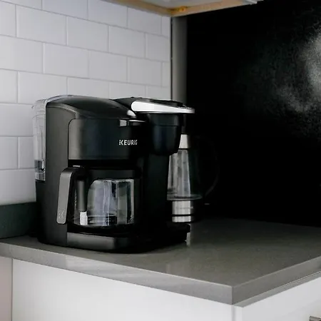 Private Workspace • Sleeps4 • Modern Stylish