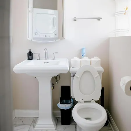 Private Workspace • Sleeps4 • Modern Stylish *