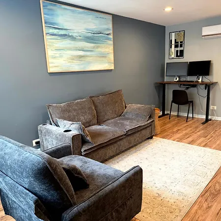 1br Free Parking, Near Transit And Dining Apartment *