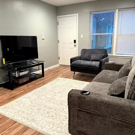1br Free Parking, Near Transit And Dining Apartment *