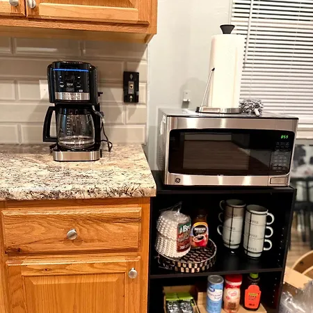 1br Free Parking, Near Transit And Dining