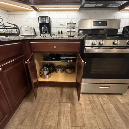 Edgewater King 1 Bd - Near Loyola, &andersonville Apartment