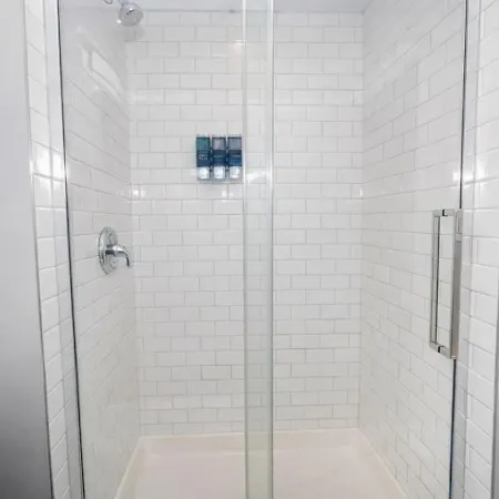 Modern 3br Downtown Near Loyola & Lakefront Apartment *