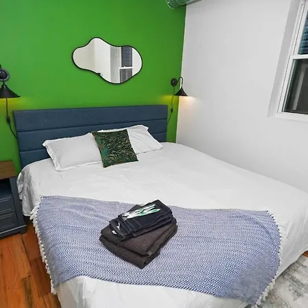Apartment Modern 4br Pilsen Retreat Near Illinois Medical District & Downtown Chicago