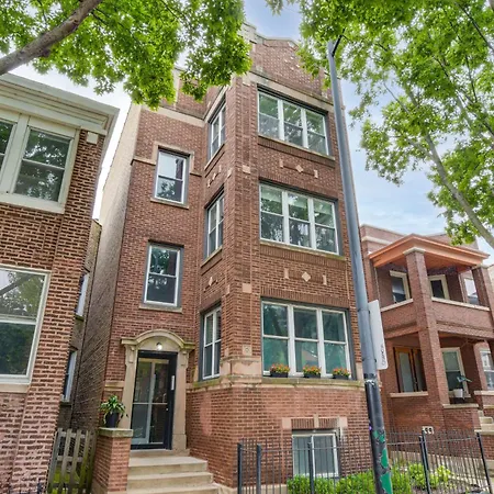 Beautiful In The Middle Of Andersonville * Chicago