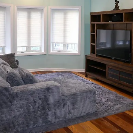 Spacious 5br Near Obama Center & Uchicago Apartment Chicago