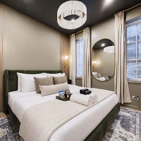 The Velvet Manor Luxe 3br Jacuzzi Garage Apartment Chicago