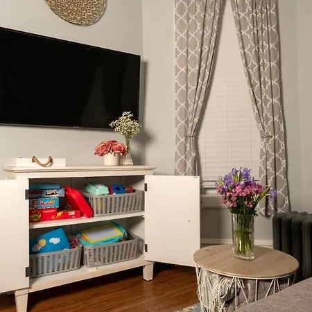 Apartment Chic & Comfy 3br, Family Friendly *