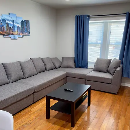 Apartment 4br Downtown Retreat Free Street Parking Chicago
