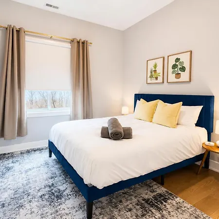 Rooftop Reverie Prime Location - Modern-sleeps 6 * Chicago