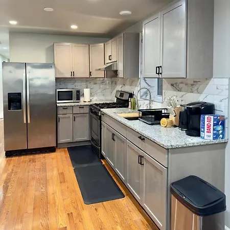 Apartment 4br Downtown Retreat Free Street Parking Chicago