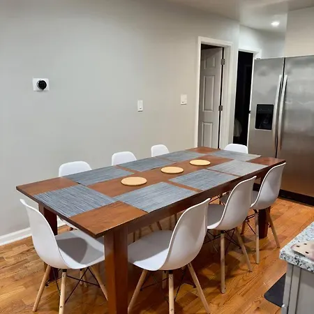 4br Downtown Retreat Free Street Parking Chicago