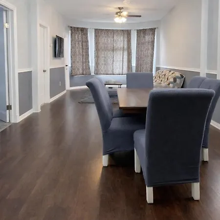 Apartment Affordable Near The 606 *