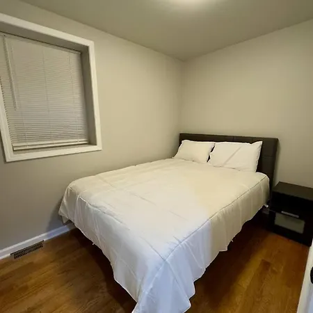 4br Downtown Retreat Free Street Parking Apartment *