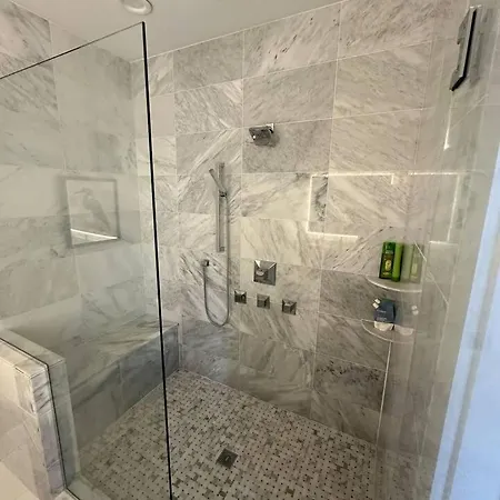 Apartment The Spot Eclectic • Modern • Sleeps 6 Chicago