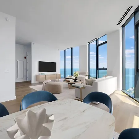 Extraordinary Spacious Chicago