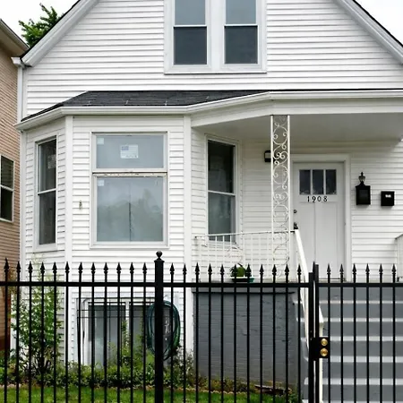 Apartment Affordable Near The 606 Chicago
