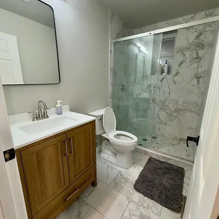 Apartment 4br Downtown Retreat Free Street Parking