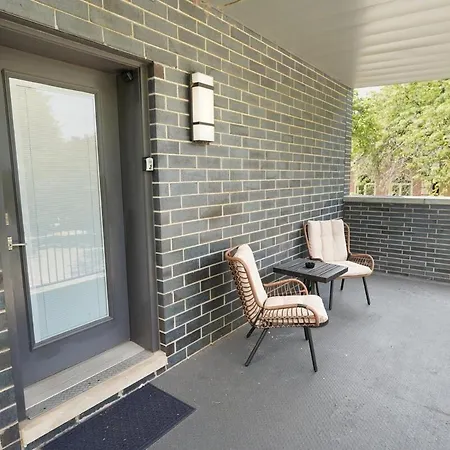 Chic Little Italy 4br With Optional Parking Apartment
