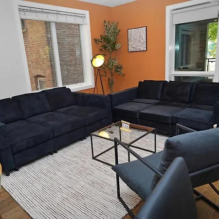 Apartment Little Italy 5br With Optional Parking *