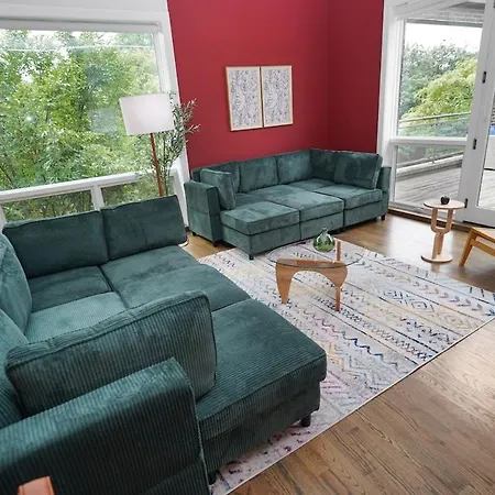 Little Italy 4br Retreat With Optional Parking * Chicago