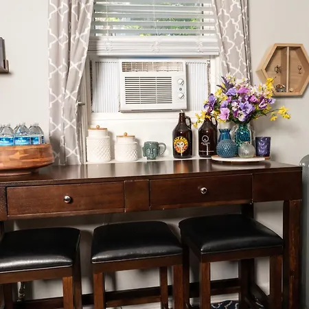 Apartment Chic & Comfy 3br, Family Friendly