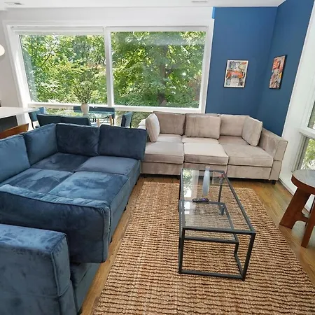 Chic Little Italy 4br With Optional Parking Apartment *