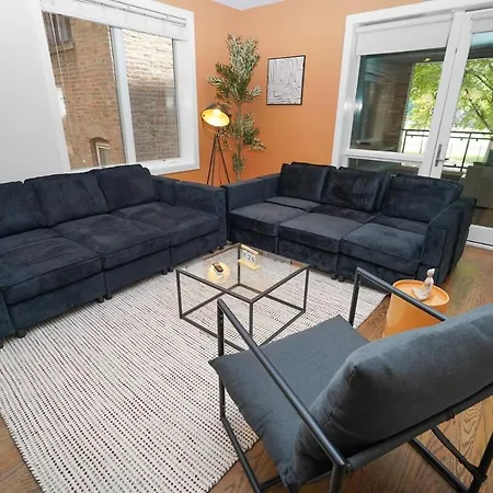Little Italy 5br With Optional Parking Apartment *