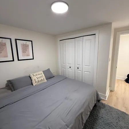 Bright Modern 2br, Close To Downtown Apartment