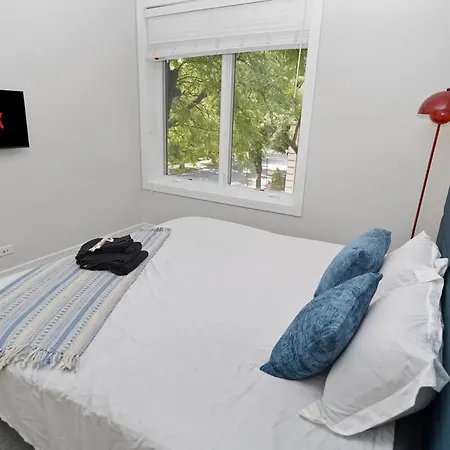 Chic Little Italy 4br With Optional Parking Apartment