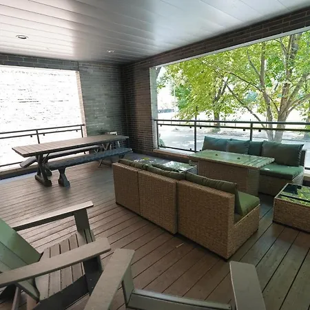 Little Italy 5br With Optional Parking Chicago