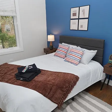 Chic Little Italy 4br With Optional Parking Apartment *