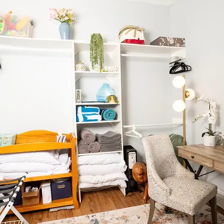 Chic & Comfy 3br, Family Friendly Apartment *
