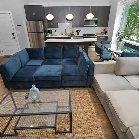 Chic Little Italy 4br With Optional Parking * Chicago