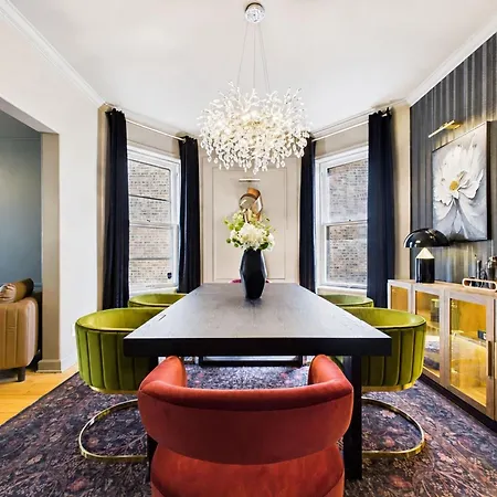 The Velvet Manor Luxe 3br Jacuzzi Garage * Chicago