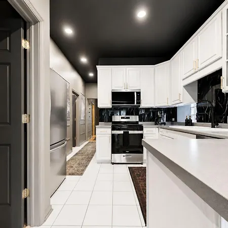 The Velvet Manor Luxe 3br Jacuzzi Garage *