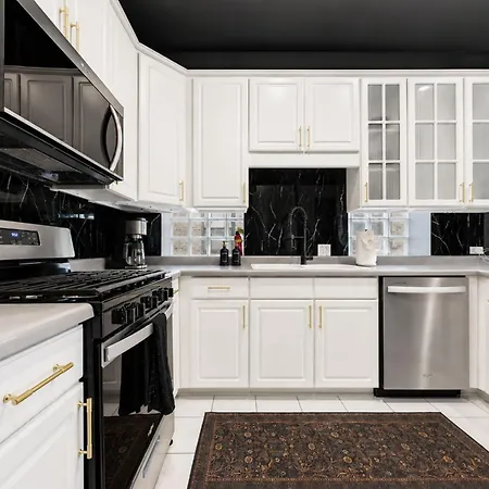 Apartment The Velvet Manor Luxe 3br Jacuzzi Garage *