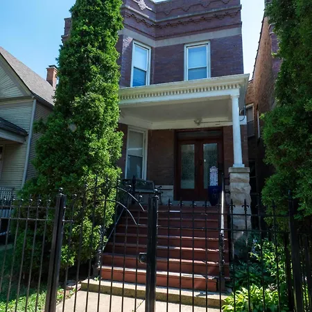 Apartment Chic & Comfy 3br, Family Friendly *
