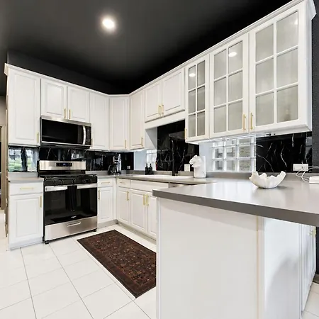 The Velvet Manor Luxe 3br Jacuzzi Garage