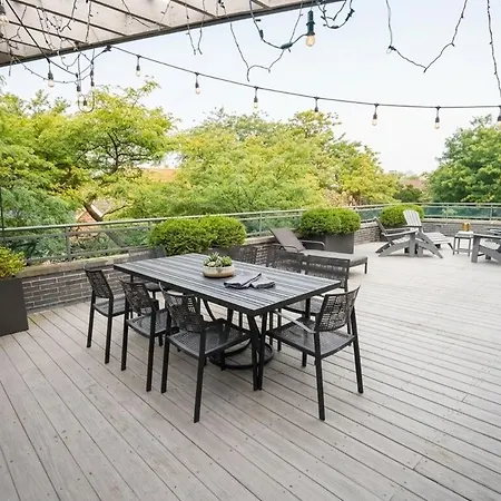 Chic Little Italy 4br With Optional Parking * Chicago