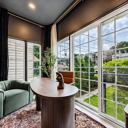 The Velvet Manor Luxe 3br Jacuzzi Garage Apartment Chicago